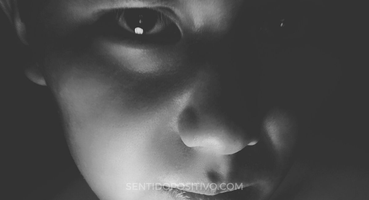 Maltrato psicológico: 10 señales de que pudiste sufrirlo en tu niñez